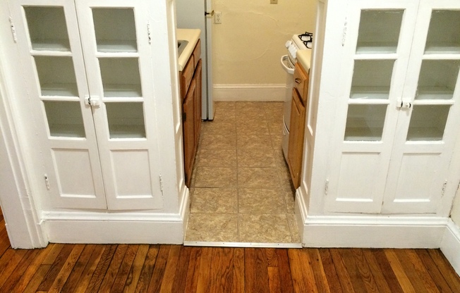 2 beds, 1 bath, 710 sqft, $3,100, Unit 01-005