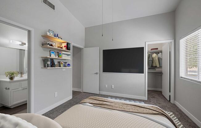 2 beds, 2 baths, 1,052 sqft, $1,605