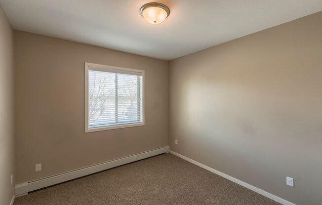 3 beds, 2 baths, 1,315 sqft, $1,585, Unit 301