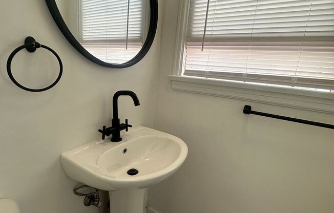 Newly Renovated Studio on 2nd Street- Alamitos Beach