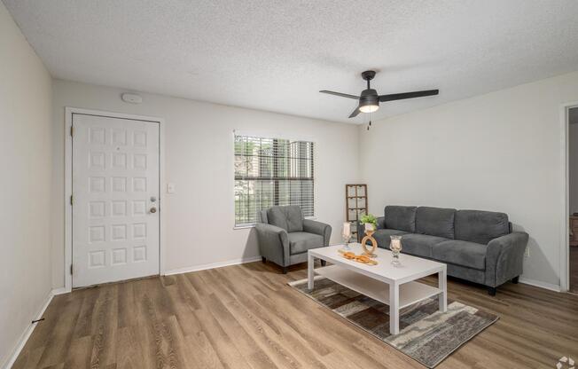 1 bed, 1 bath, 672 sqft, $1,055