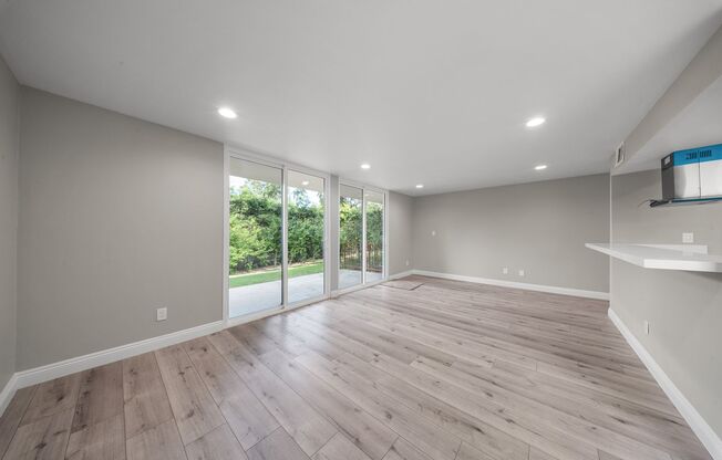 271 E San Antonio Dr.