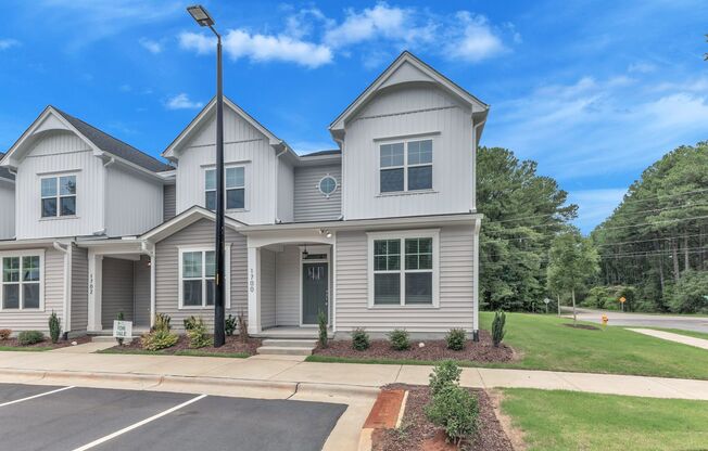 Brand New Townhome beside Centennial Campus & Close to RTP, RDU & Downtown Raleigh