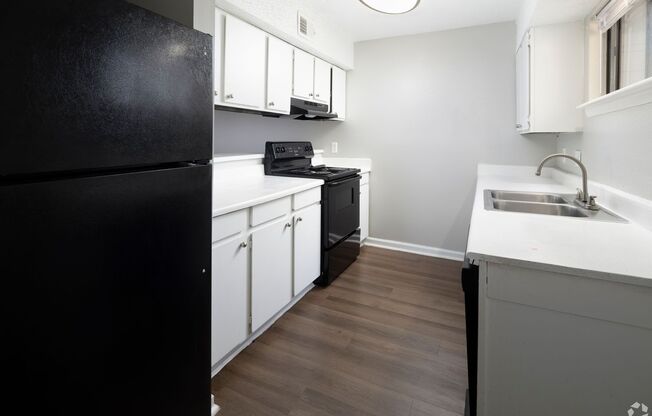 3 beds, 2.5 baths, 1,280 sqft, $1,400, Unit 903