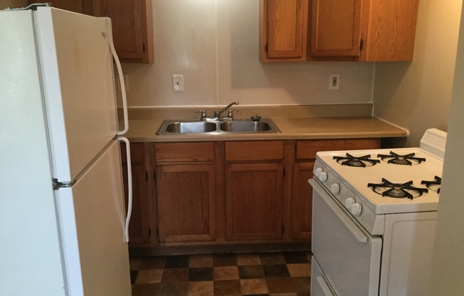 2 beds, 1 bath, $850, Unit #2