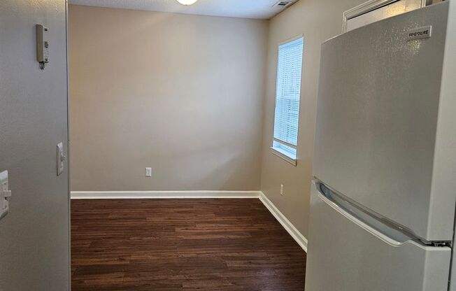 1 bed, 1 bath, 579 sqft, $924, Unit 5