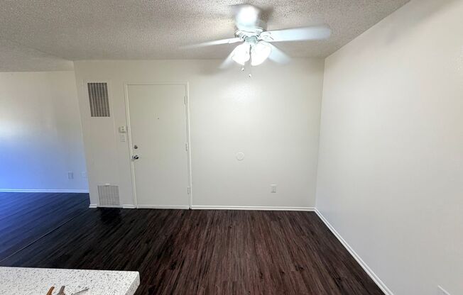 1 bed, 1 bath, 713 sqft, $2,075, Unit A124