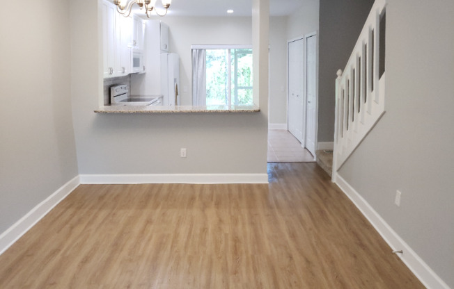 8671 HUNTERS KY CIR