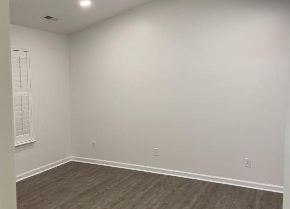 106 BASSET HALL DR
