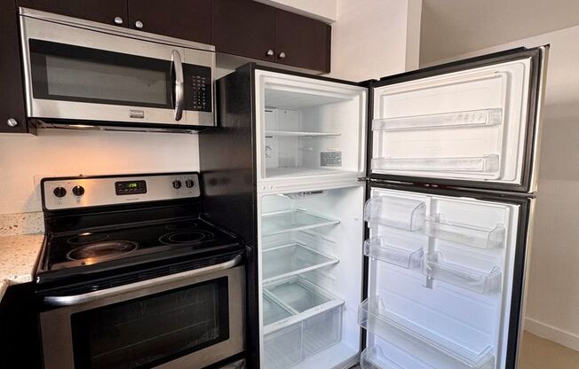 3 beds, 2 baths, 1,205 sqft, $2,075, Unit 003