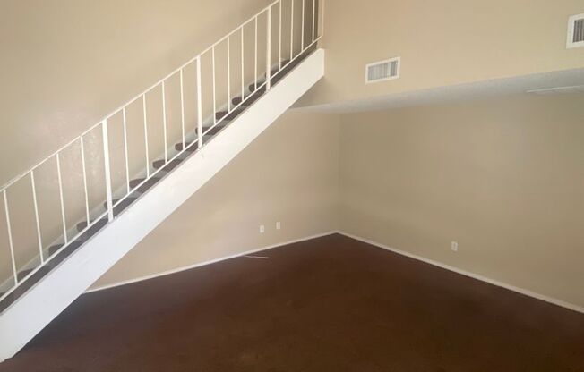 Spacious 2 Bedroom Condo for Rent!