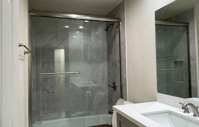 3 beds, 2.5 baths, 1,461 sqft, $3,300, Unit C