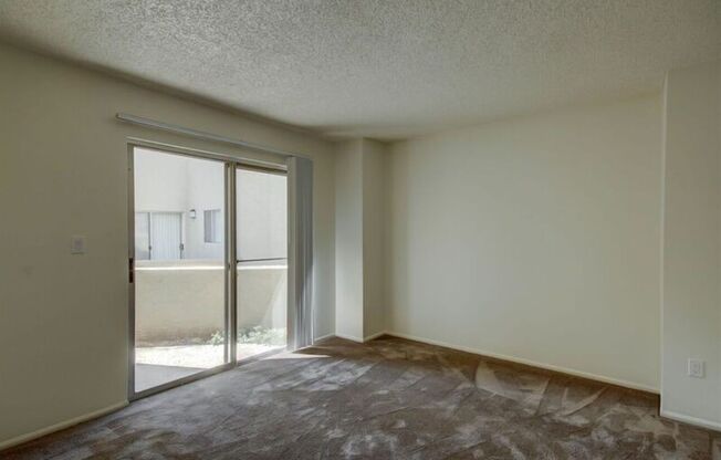 2 beds, 2 baths, 984 sqft, $1,500, Unit 207
