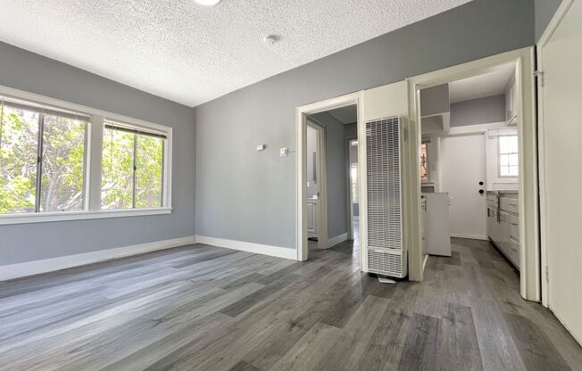 2 beds, 1 bath, 652 sqft, $2,050, Unit 460