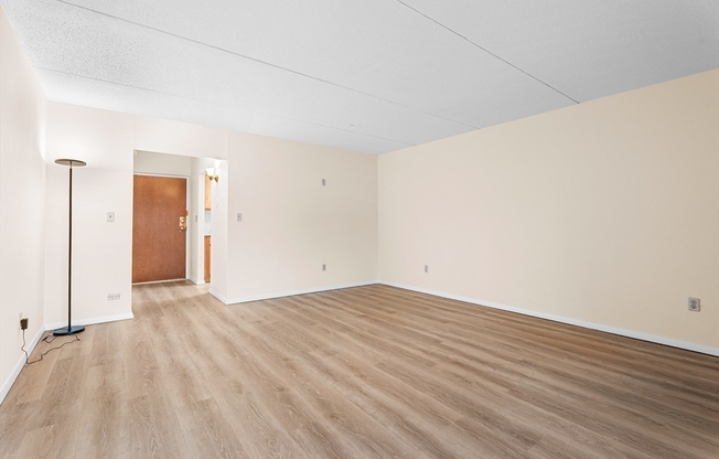 50 56 BROADLAWN PARK