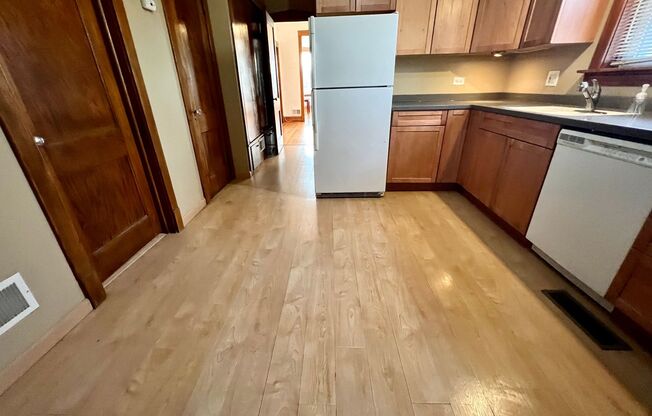 2155 N Kilbourn Ave