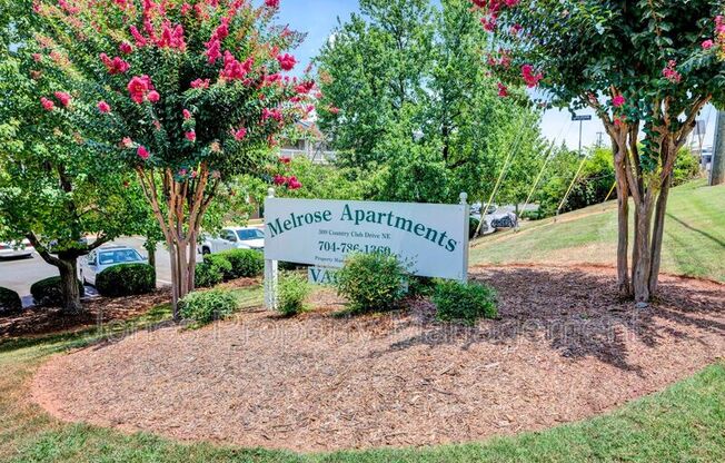 303 D COUNTRY CLUB DR NE