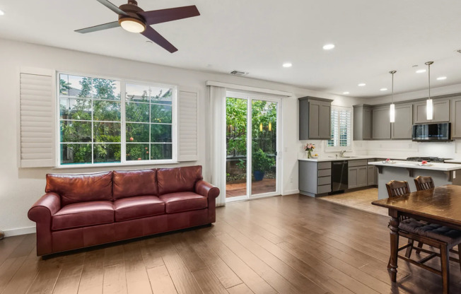 HOT Property!  Roseville 3/3 w/Oasis Backyard!  Please reference ad for viewings!