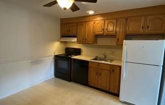 2 beds, 1 bath, 742 sqft, $2,600, Unit 7