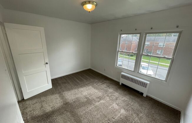 1 bed, 1 bath, 750 sqft, $950, Unit 10F