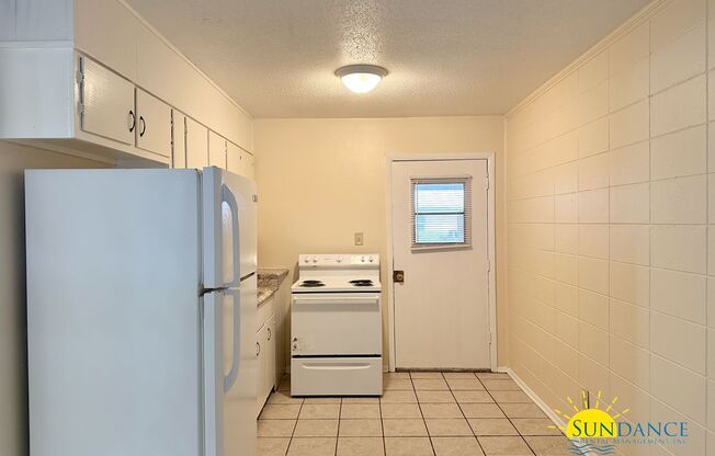Newly Painted 2 Bedroom Home in Fort Walton Beach!