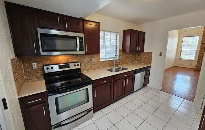 2 beds, 2 baths, $2,375