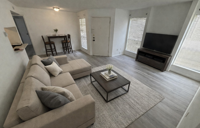 919 S Weatherred Drive