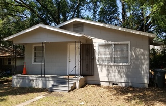 Live in a 3 Bedroom House by FSU's Campus!