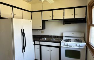 2 beds, 1 bath, $815, Unit 3404