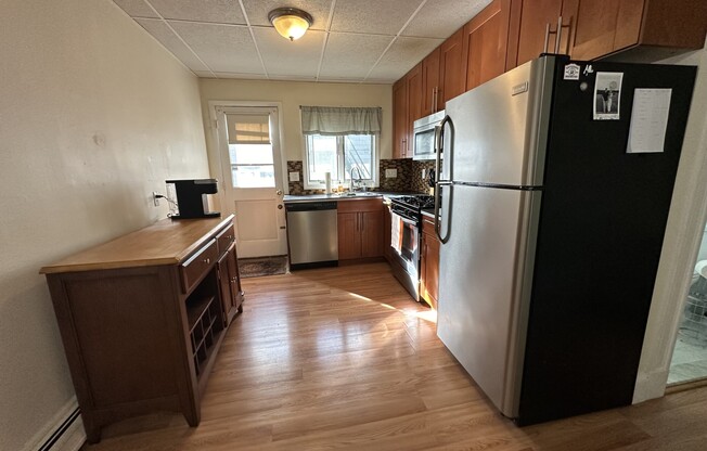 1 bed, 1 bath, 700 sqft, $2,400, Unit 4