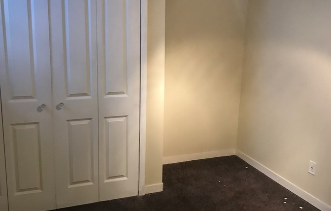 2 beds, 1 bath, $1,400