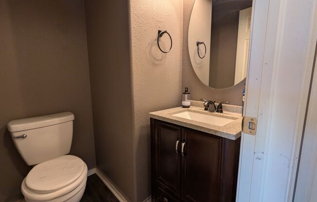 2 beds, 2 baths, $2,050, Unit # 709