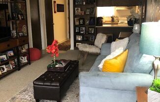 2 beds, 1 bath, 840 sqft, $2,195