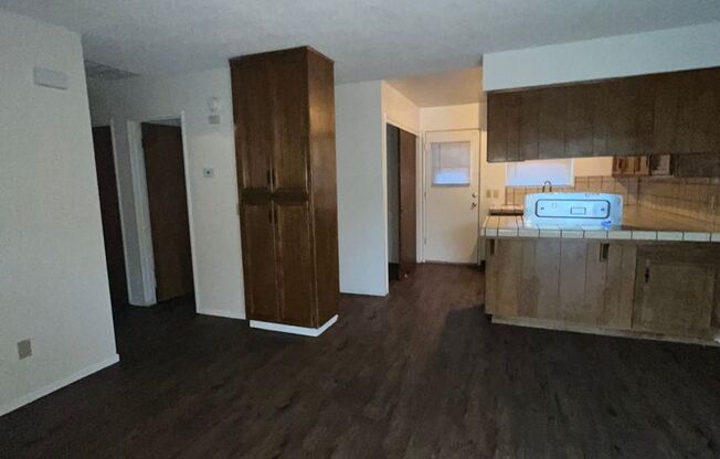 2 beds, 1 bath, $1,200, Unit 719