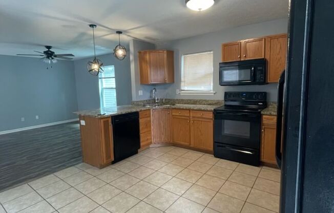 3 beds, 2 baths, $1,350