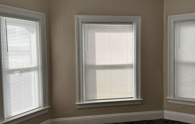 318 West College Ave