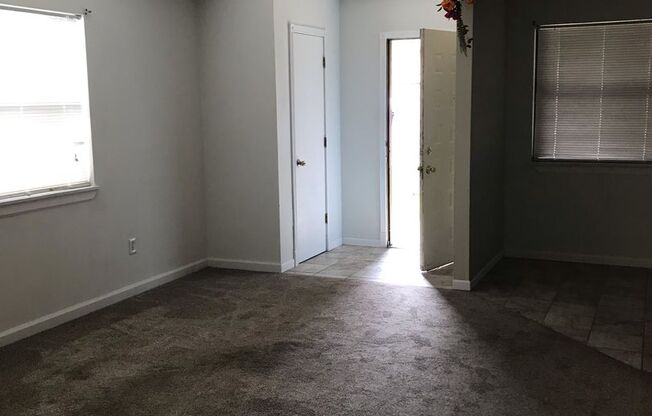 1 bed, 1 bath, 630 sqft, $650