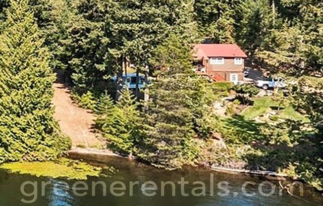 Charming Lake Front Apartment on Anderson Island