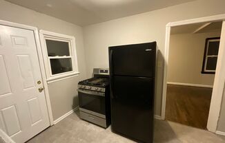 3 beds, 1 bath, $1,250, Unit 12612