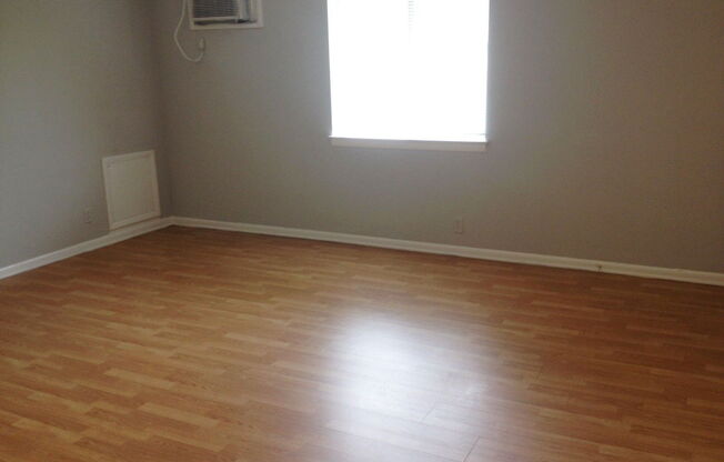 1 bed, 1 bath, 650 sqft, $1,215, Unit 3
