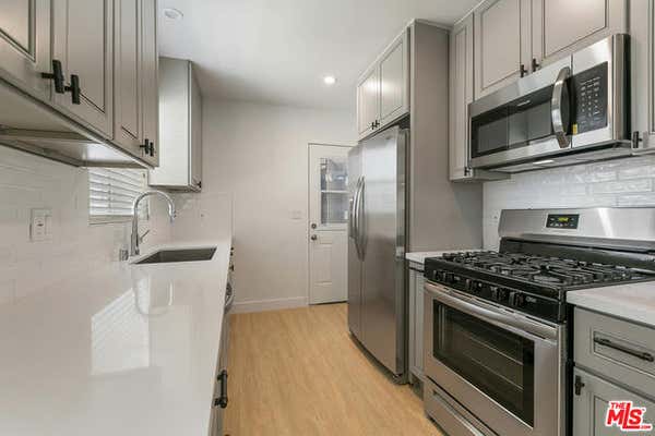 2 beds, 1 bath, 1,200 sqft, $3,295