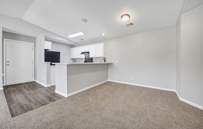2 beds, 2 baths, 1,350 sqft, $1,380, Unit 418-418E