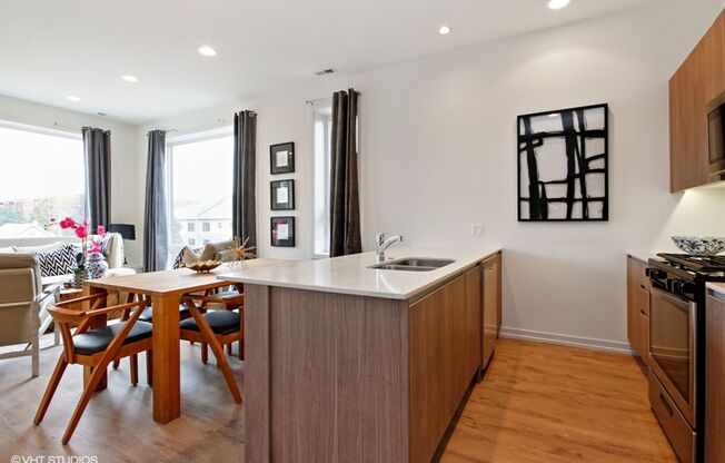 STUNNING PORTAGE PARK 2 BED 2 BA WITH CONDO QUALITY FINISHES