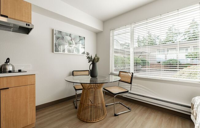 Studio, 1 bath, 313 sqft, $1,295, Unit 131