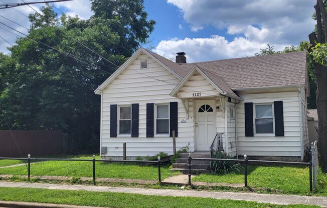 2 Bedroom 1 Bath House $750! Central Air & Heat!