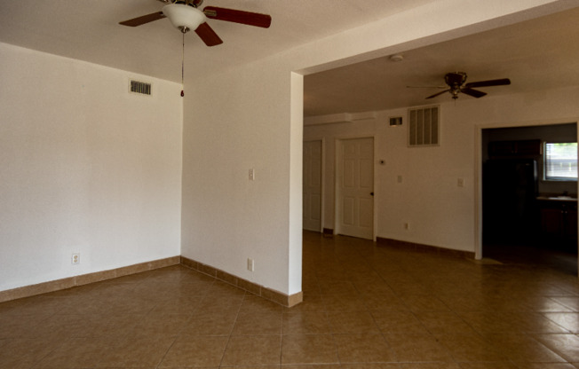 811 ALT BARRYMORE BLVD