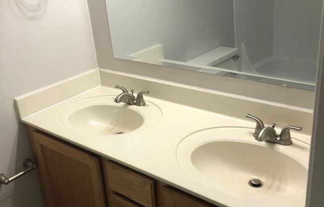 2 beds, 2 baths, 955 sqft, $1,149, Unit 5909B