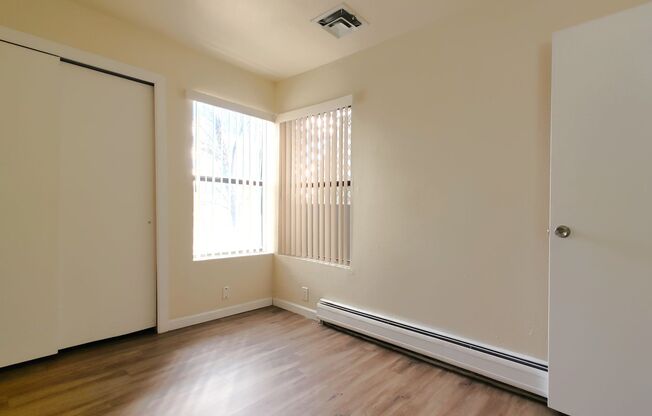 2 beds, 1 bath, 790 sqft, $915, Unit H203