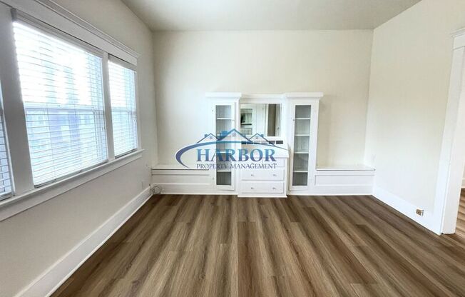 426 430 W 22 ST