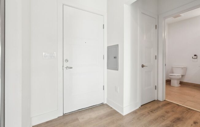 2 beds, 2 baths, 980 sqft, $2,850, Unit 302